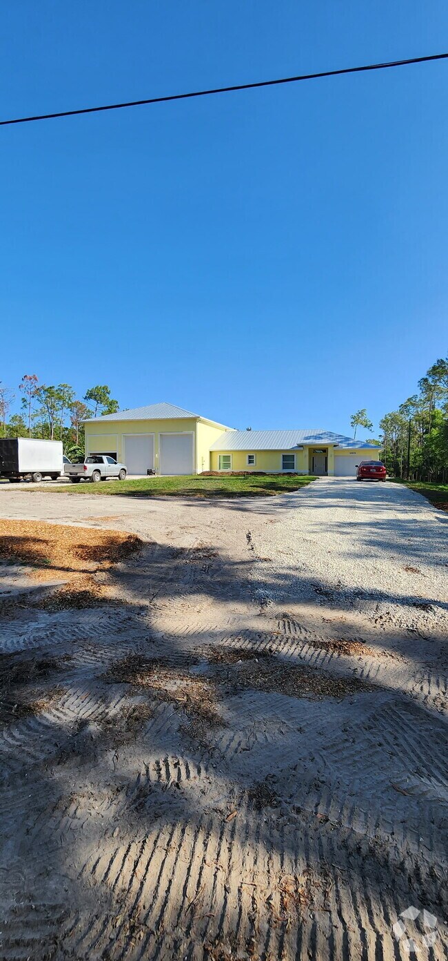 Building Photo - 10925 Red Dragon Ln
