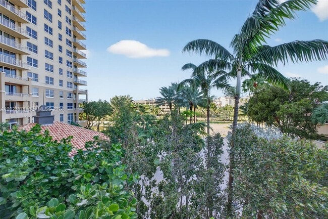 Building Photo - 19501 W Country Club Dr