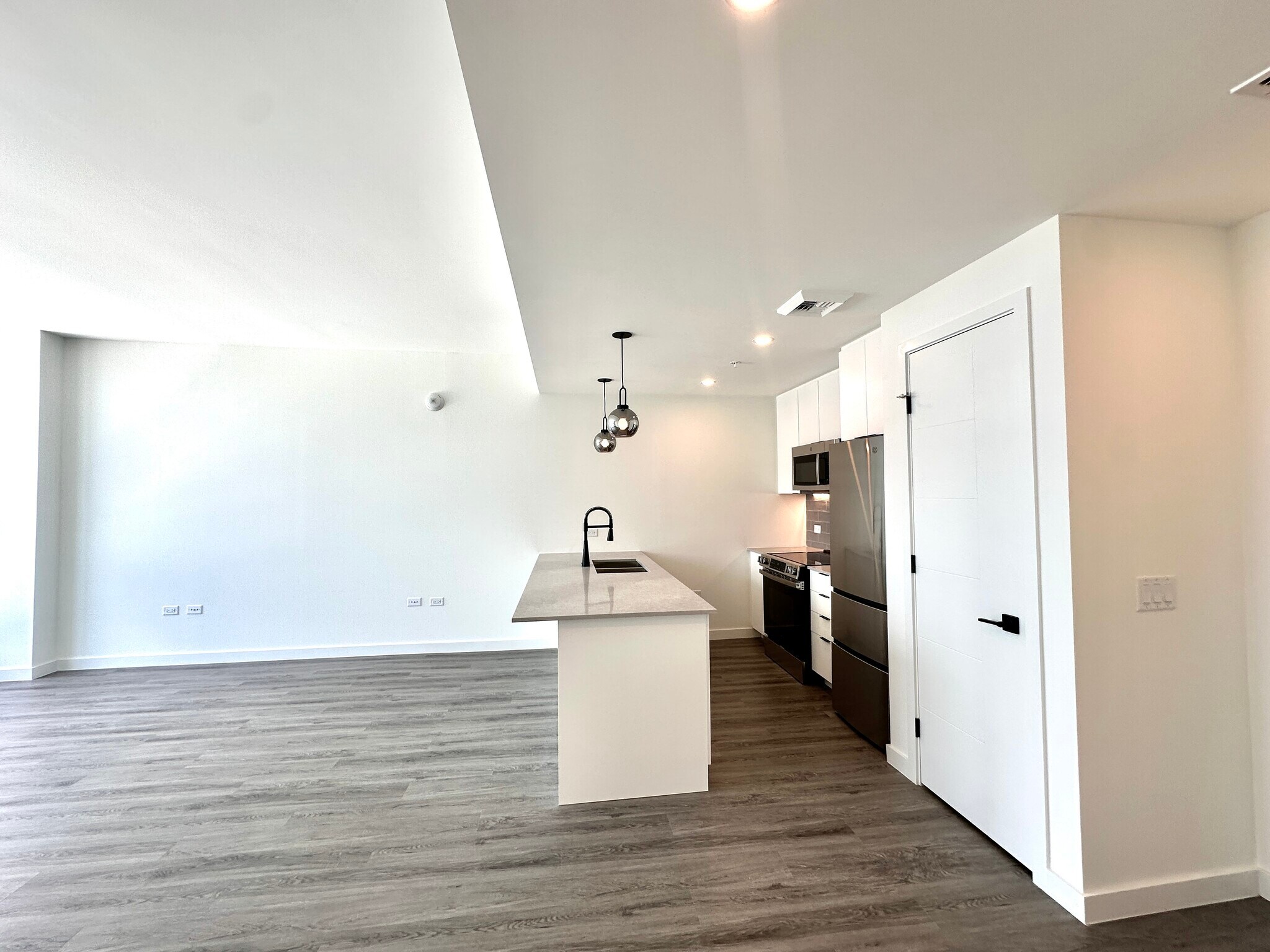 Building Photo - 130 NE 23rd St