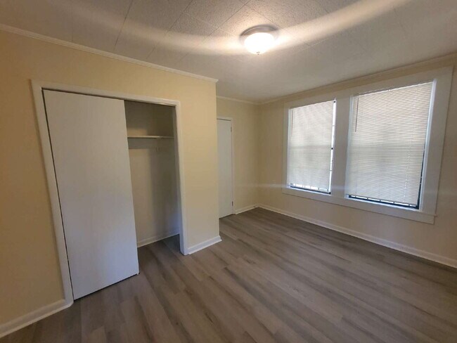 Building Photo - 320 Macon St