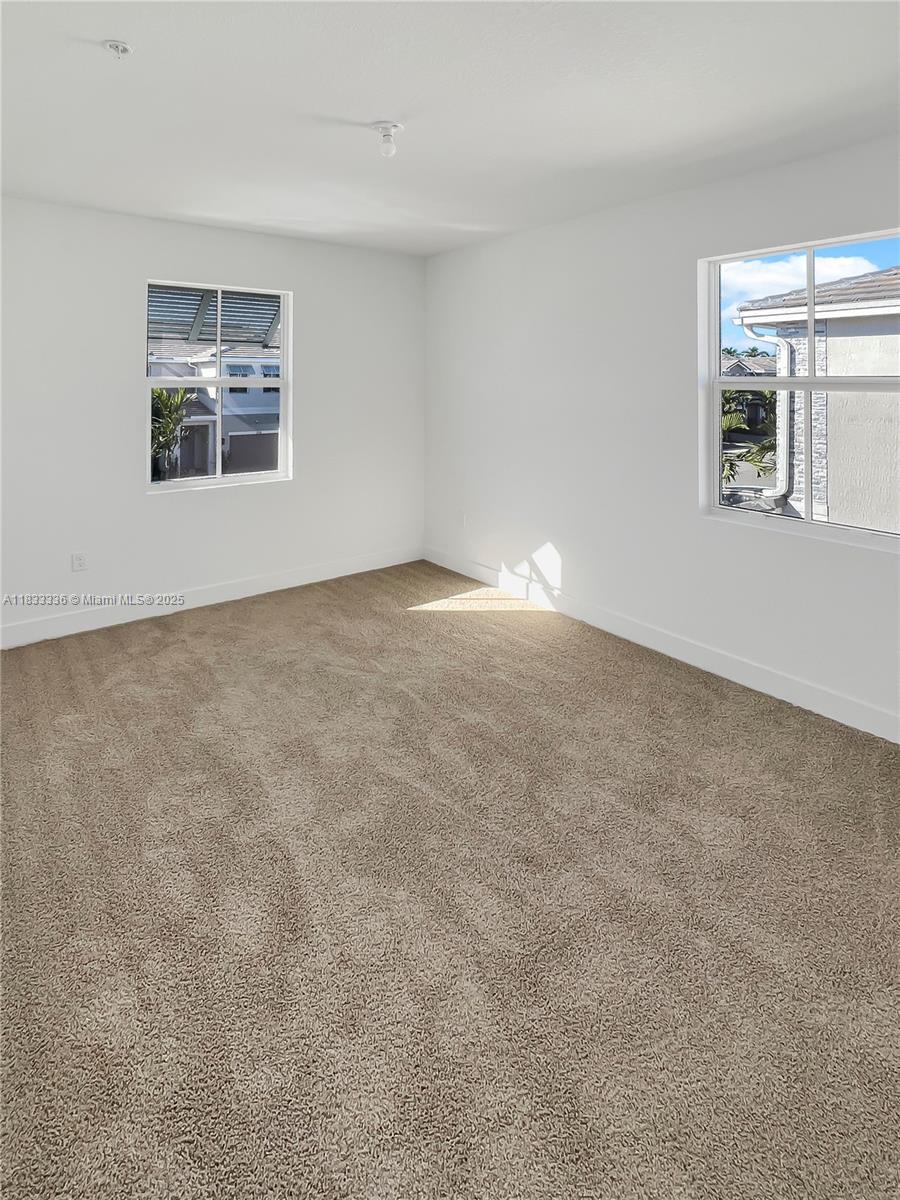 Building Photo - 145 SW 170th Ave