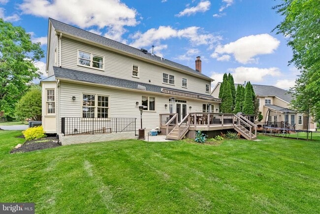 Building Photo - 4 Yellow Plum Ct