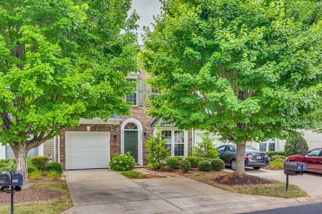 Building Photo - "Charming 3-Bedroom Retreat in Fort Mill -...