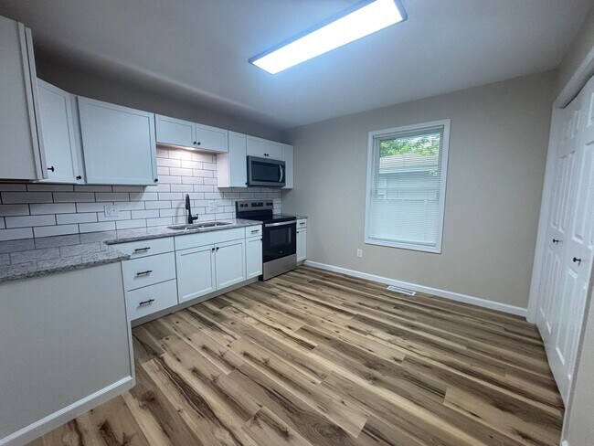 Building Photo - S0275-MF2