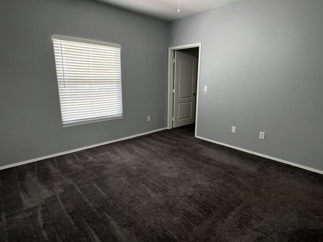 Building Photo - 6905 Cobre Azul Ave