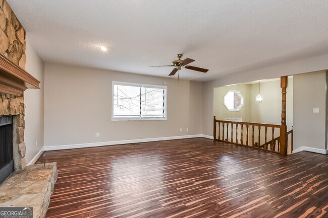 Building Photo - 3992 Fairington Dr