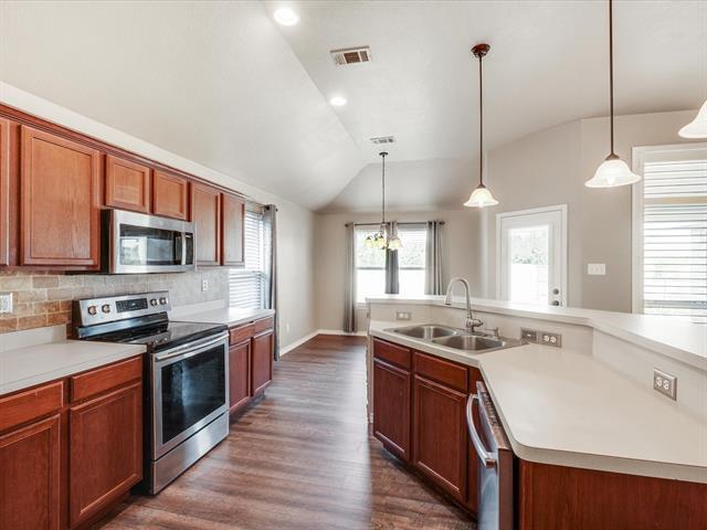 Building Photo - 5015 Spruce St