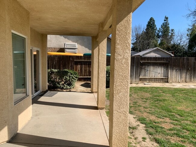 Building Photo - Beautiful 4 bed home in Northwest Bakersfi...