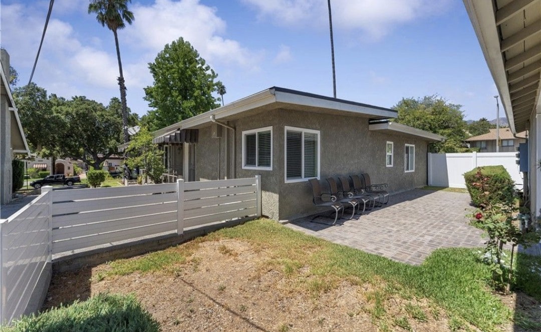 Building Photo - 1218 E Washington Blvd