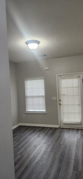 Building Photo - 7039 Chara Ln SW