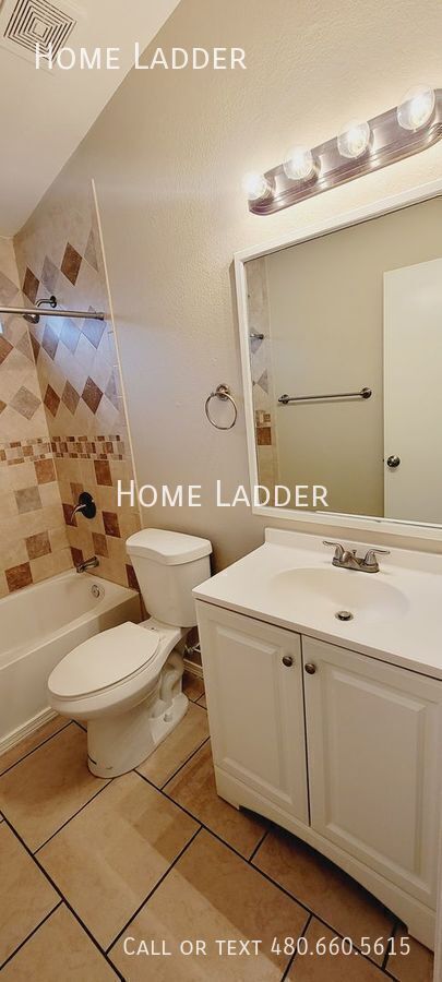 Building Photo - 10423 W Pasadena Ave