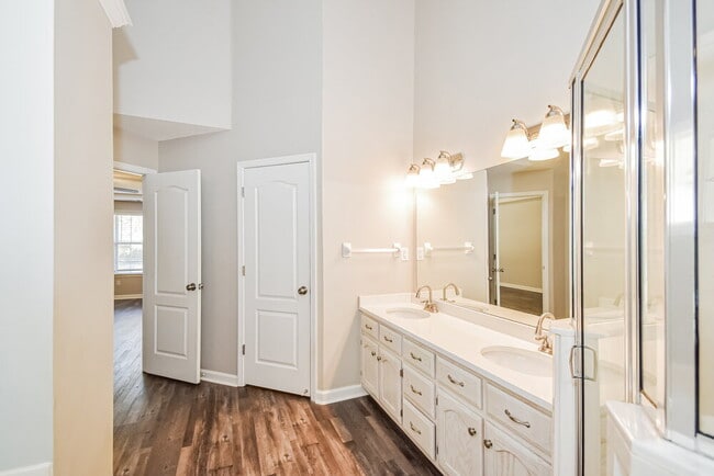 Building Photo - 3721 College Bluff