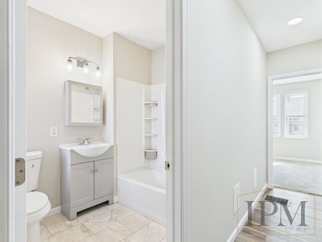 Building Photo - Available Now - Charming 3 Bedroom, 2 Bath...