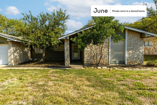 Building Photo - Room in Shared 4 bed/2 bath home