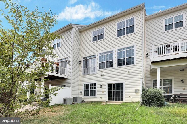 Building Photo - 9769 Northern Lakes Ln