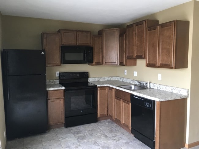 Primary Photo - 304 Biggs Dr