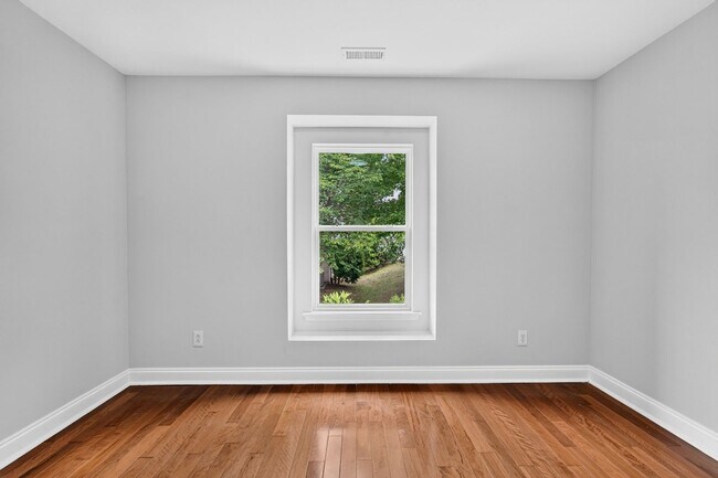 Building Photo - 4007 Jockey Club Circle