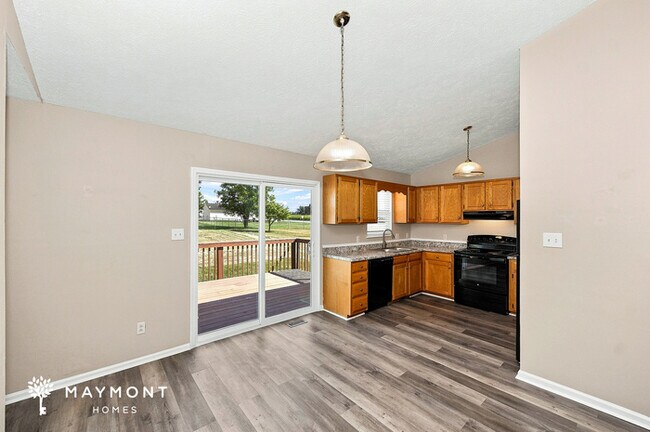 Building Photo - Statesville 3 Bedroom Home with Garage & Rear Deck