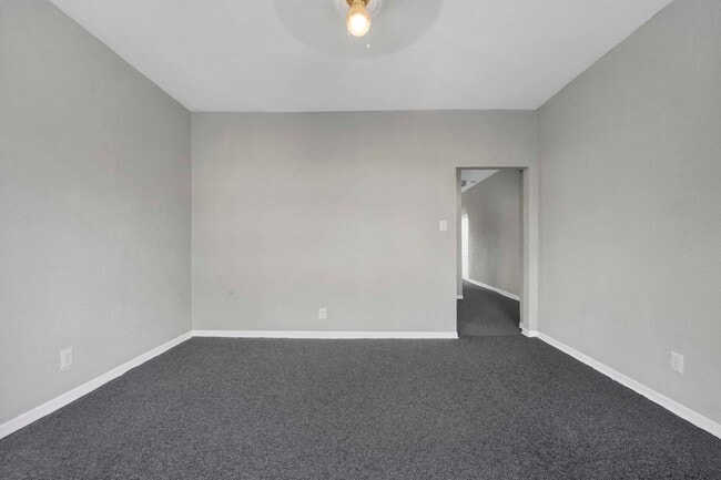 Building Photo - 6225 S Dorchester Ave