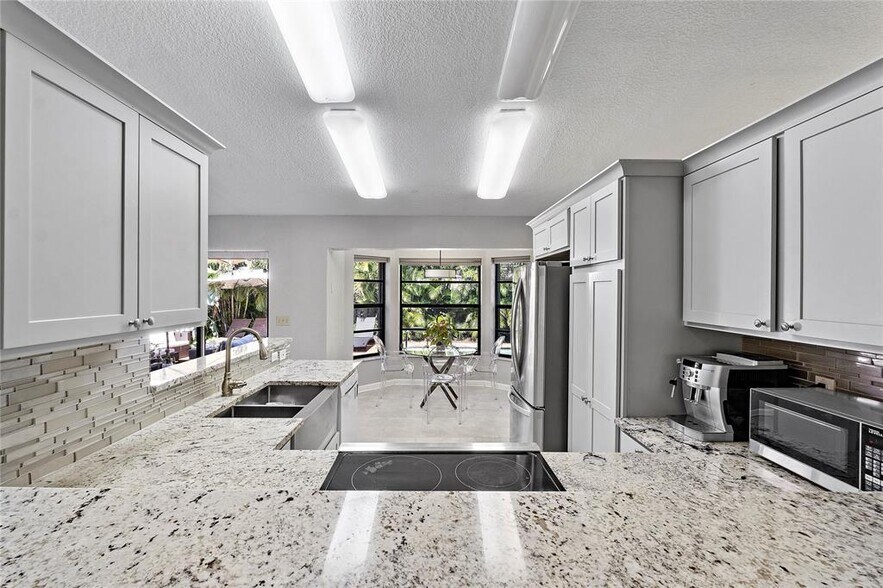 Building Photo - 6512 NW 54th Ct