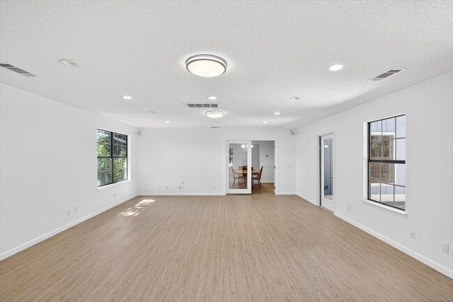 Building Photo - 12 Corbin Ct