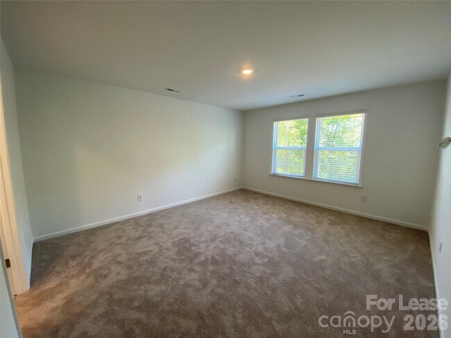 Building Photo - 14057 Lake Home Ln