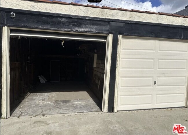 Building Photo - 259 S Elm Dr