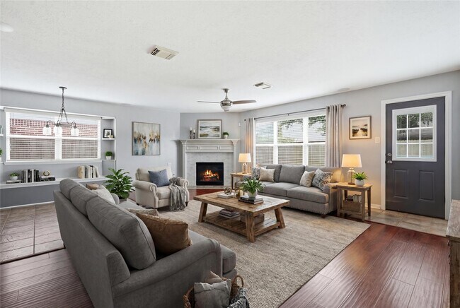 Building Photo - 2605 Los Alamos Cir