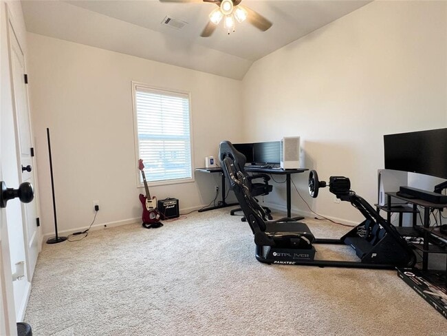 Building Photo - 901 Hedgefield Way