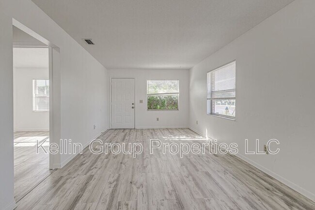 Building Photo - 401 Big Cedar Way