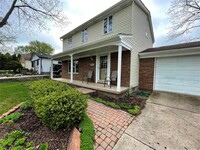 Building Photo - 2145 Lakeshire Dr