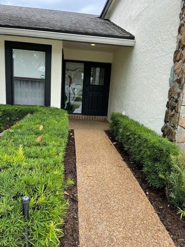 Building Photo - 7360 San Sebastian Dr