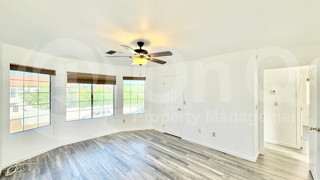 Building Photo - 413 N Flint St