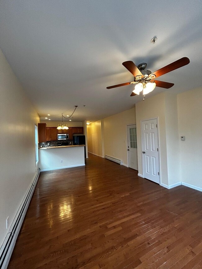 Building Photo - 1326 E Gibson St