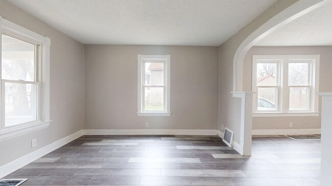 Building Photo - Lorain 2 Bedroom Single Family Home