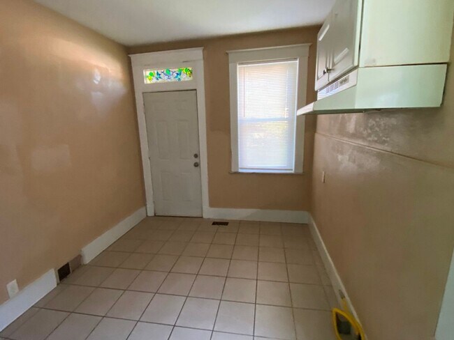 Building Photo - 4628 S Compton Ave