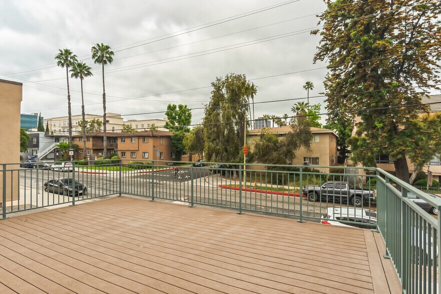 Private Deck - 4708 Orion Ave