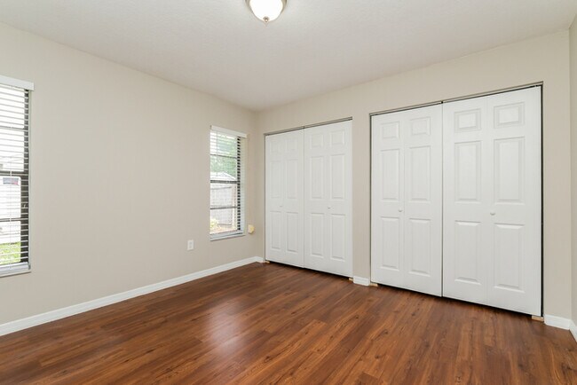 Building Photo - 5041 Circus Ln