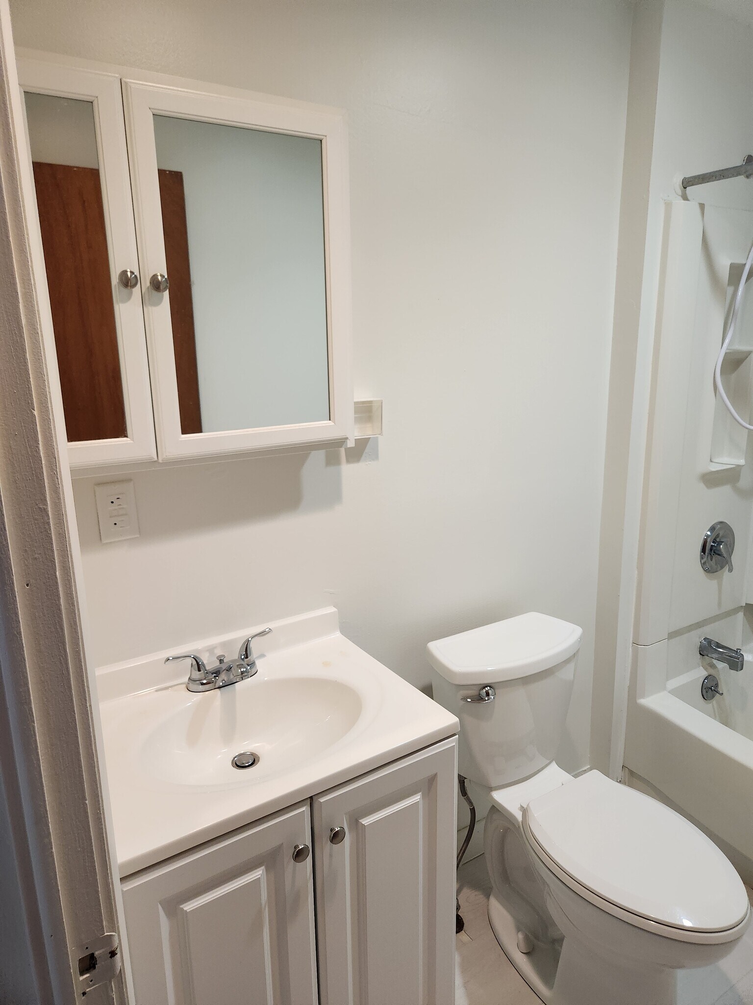 Bathroom - 61 N Linwood Ave