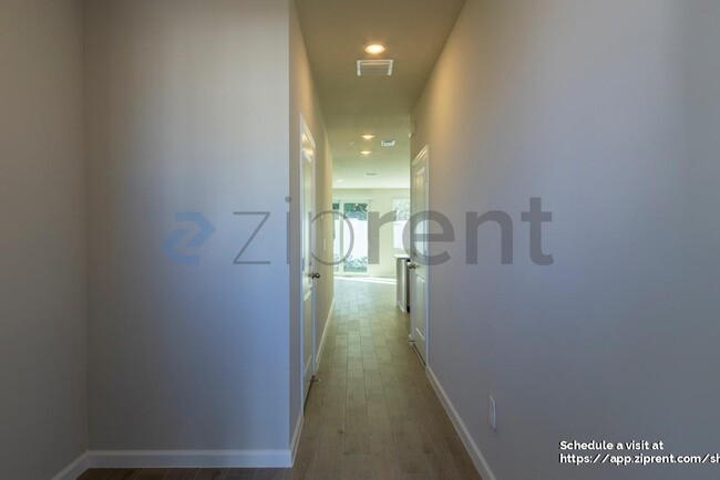 Building Photo - 458 Salisbury Cir