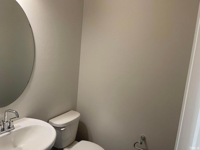 Building Photo - 101 Joneshaven Dr