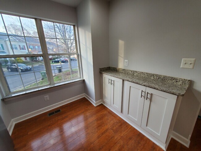 Building Photo - 211 Sterling Ct