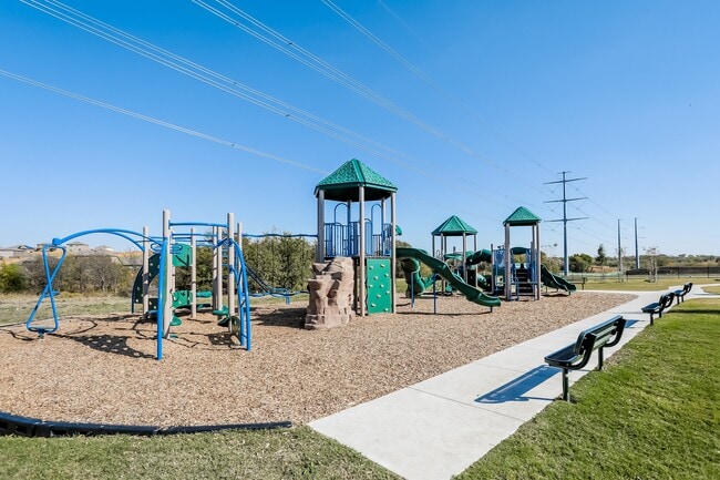 Building Photo - Chisholm Springs
