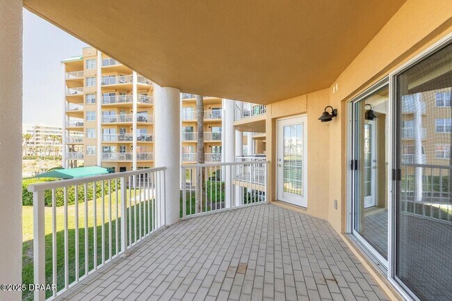 Building Photo - 4650 Links Village Dr