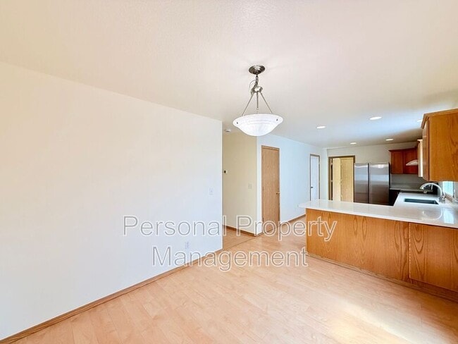 Building Photo - 5621 NE 64th Street
