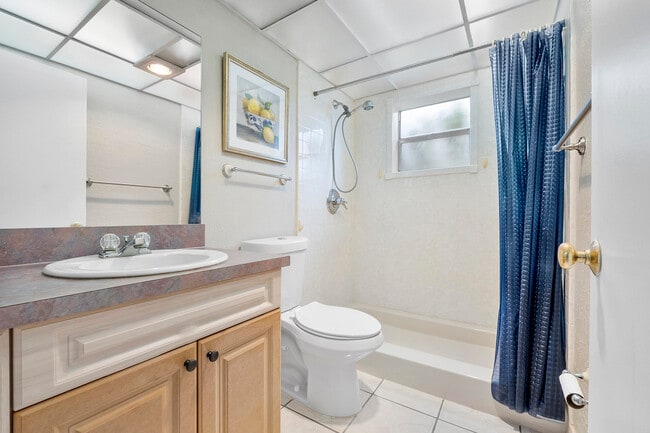 Building Photo - 157 Flanders C