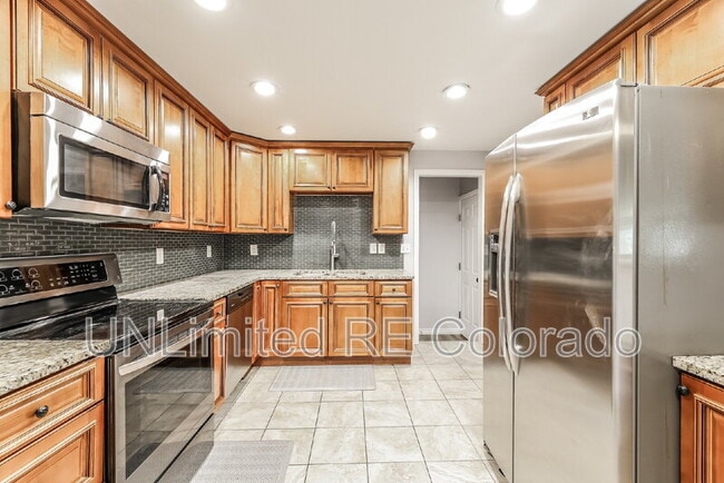 Building Photo - 6646 S Kit Carson St
