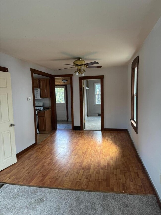 Building Photo - 309 S Lowell Ave