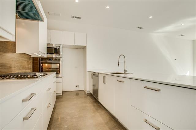 Building Photo - 5801 Bryan Pkwy