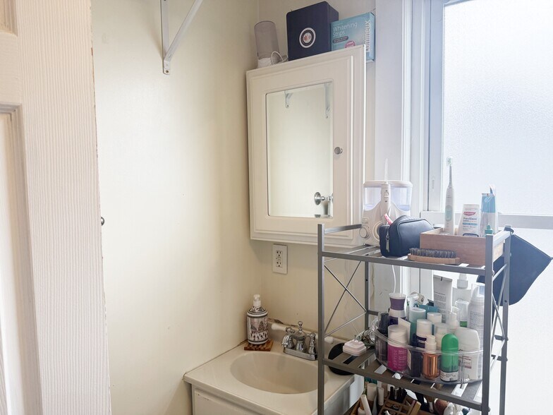 Building Photo - 37 Prospect Street Ave